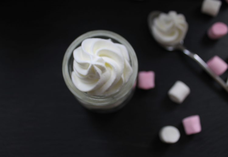 Homemade Marshmallow Whipped Cream (WOW!) Creamchargers.co.uk