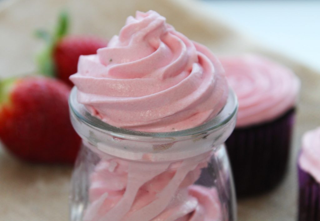 Strawberry Whipped Cream (3 ingredients!) Creamchargers.co.uk